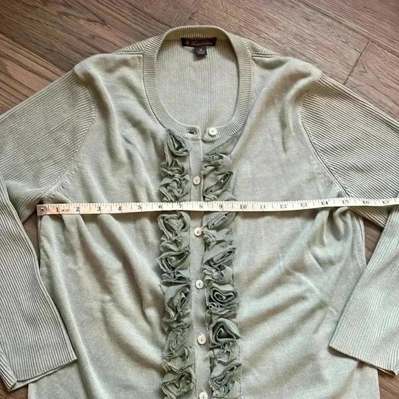 🔥Brooks Brothers🔥 | Sea foam  green button up cardigan with flowers - Picture 7 of 9